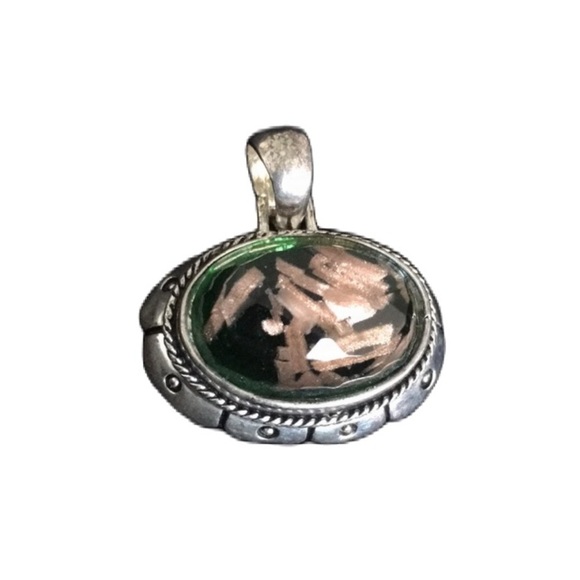 Best Jewelry - VINTAGE BEST Green Stone Necklace Pendant